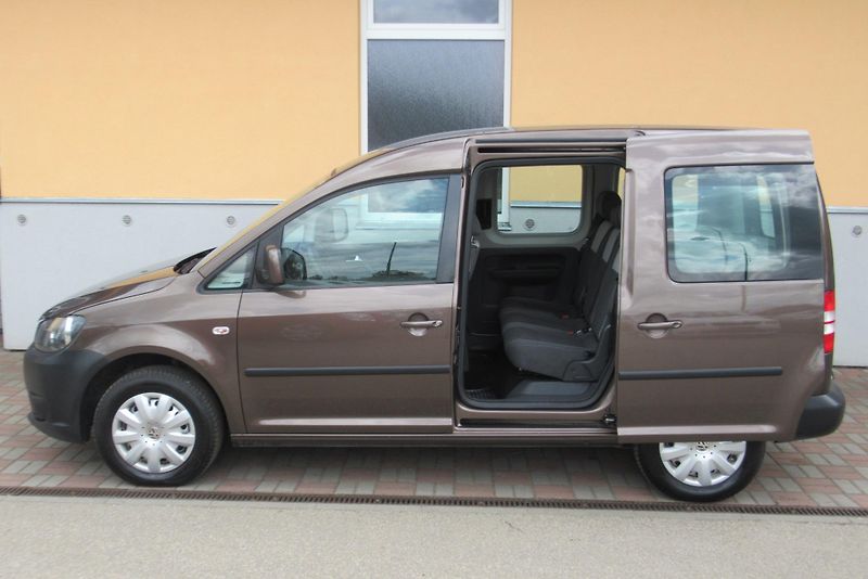 Volkswagen Caddy 1.6 TDI KLIMA TAŽNÉ - fotka 8 z 31