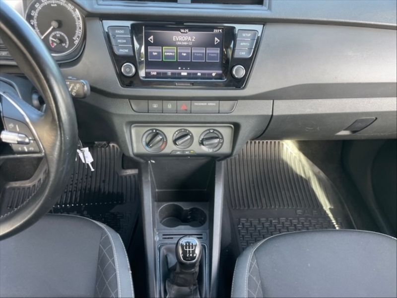 Škoda Fabia 1,0 TSI 70 Ambition - fotka 10 z 11