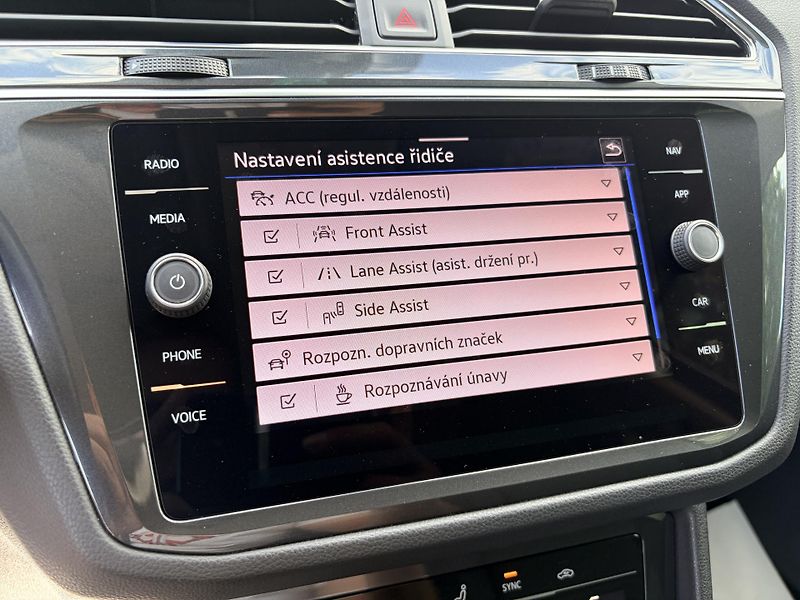 Volkswagen Tiguan 1.4TSI eHYBRID DSG REZERVACE - fotka 55 z 67