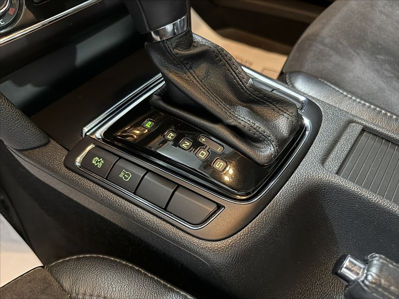Škoda Superb 2,0   TSI DSG 147kW ELEG PANO - fotka 20 z 41