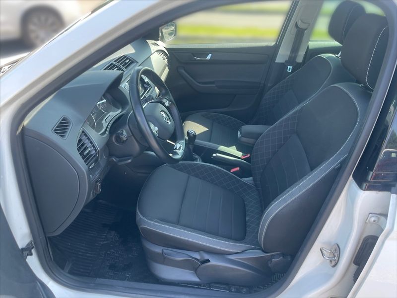 Škoda Fabia 1,0 TSI 70 Ambition - fotka 7 z 11