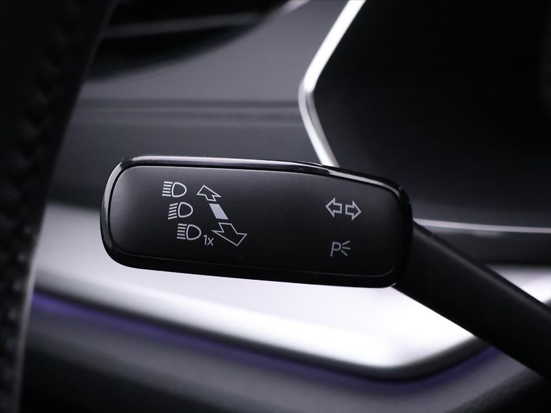 Škoda Octavia 2,0 TDI DSG Navi LED ACC DPH - fotka 18 z 38