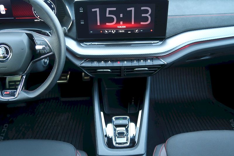 Škoda Octavia (2023) RS 2.0 TDI 147 kW DSG - fotka 19 z 27