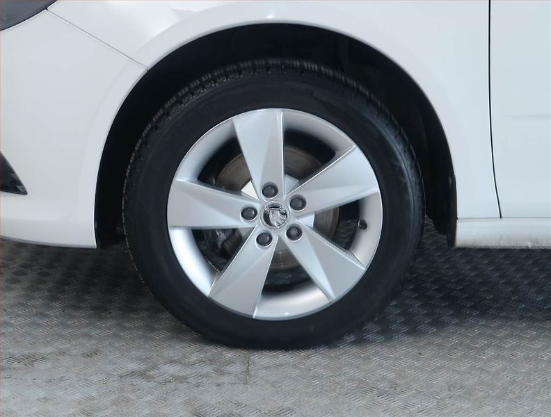 Škoda Fabia (2014) Ambition 1.2 TSI, Tempomat - fotka 15 z 17