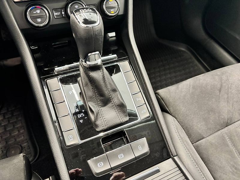 Škoda Superb (2017) Style 2.0 TDI (110kW/150k) DSG - fotka 11 z 29