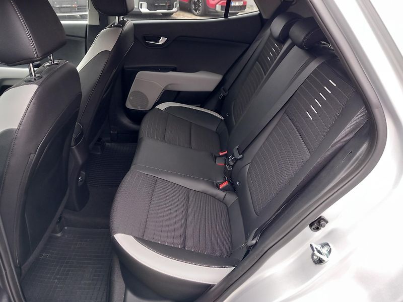 Kia Stonic (2025) 1,2 DPI EXCLUSIVE PLUS - fotka 6 z 7
