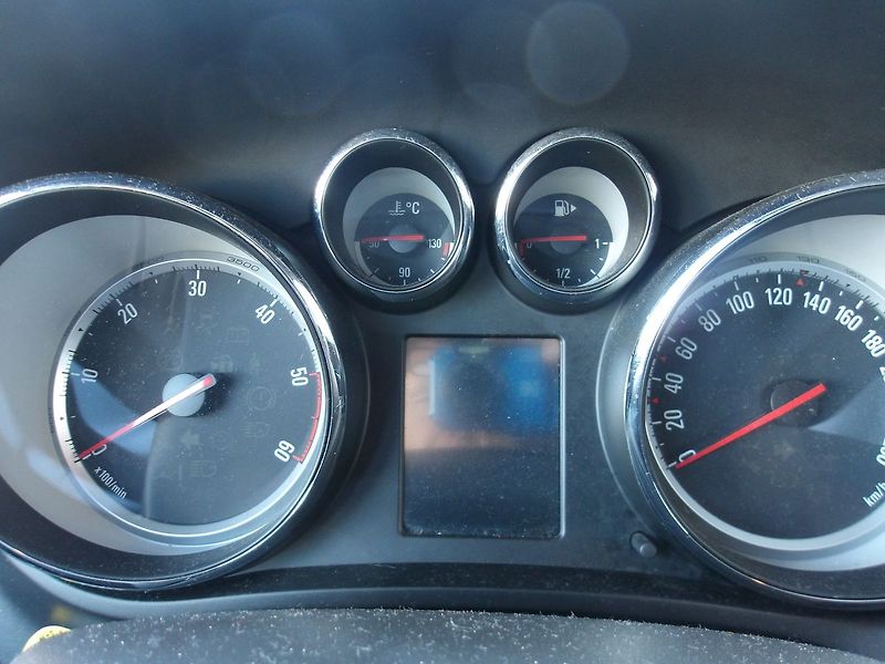 Opel Zafira 2,0DTi AUTOMAT !!! PĚKNÁ ! - fotka 26 z 41