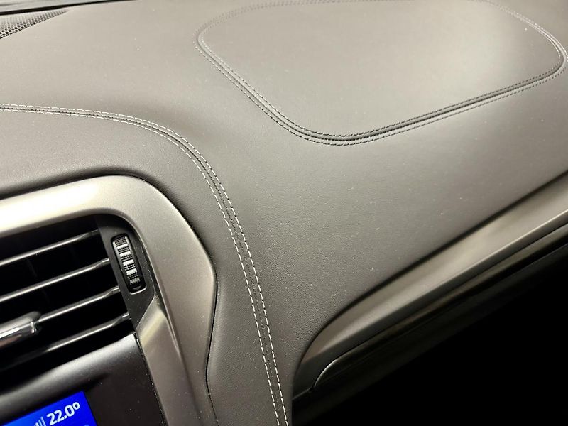 Ford Mondeo (2020) 2.0 187ps Hybrid ecvT VIGNALE  - fotka 24 z 40
