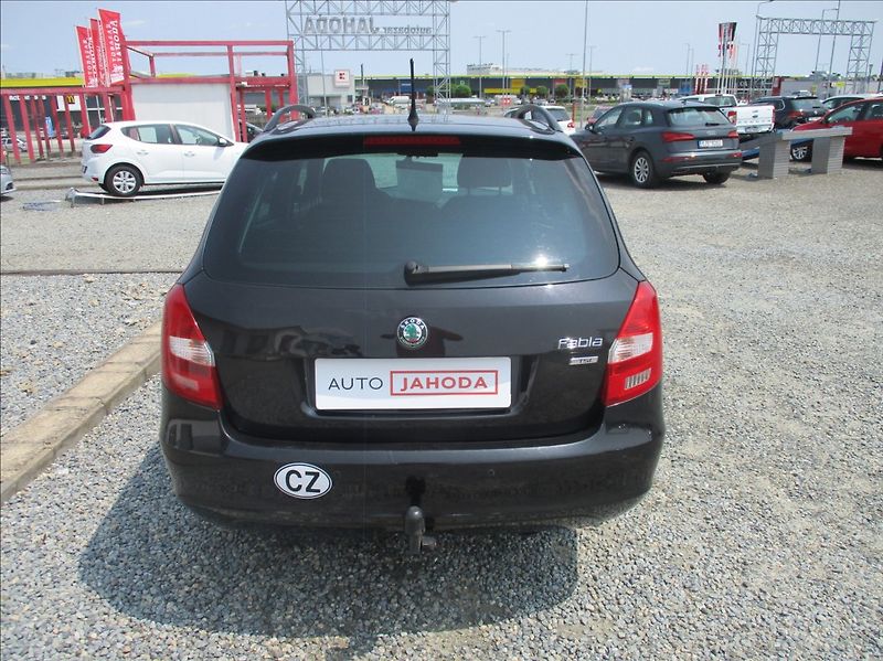 Škoda Fabia 1,2 TSI, aut. klima, servis, - fotka 7 z 32