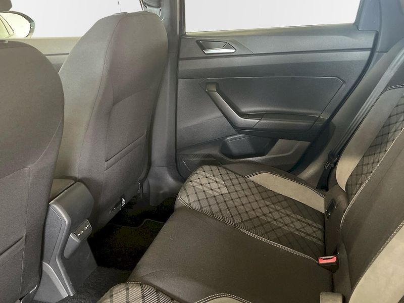 Volkswagen Taigo (2025) R-Line 1.0TSI 85kW - fotka 13 z 29