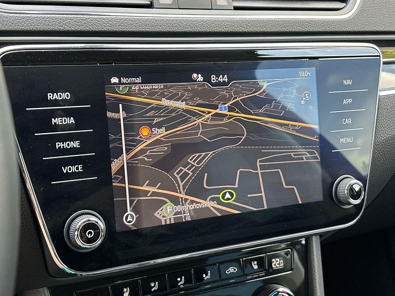 Škoda Superb (2023) Combi 2.0 TDI DSG L&K - fotka 11 z 33