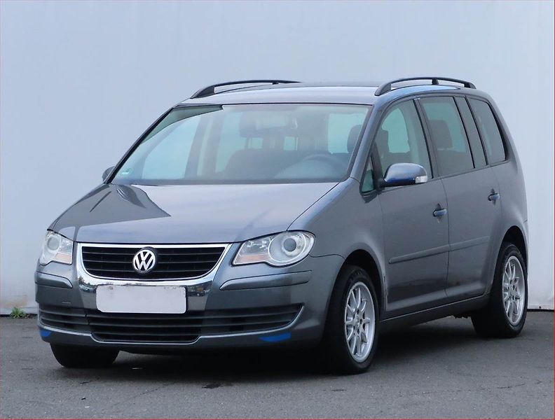 Volkswagen Touran (2007) Trendline 1.9 TDI, 7 míst - fotka 2 z 16
