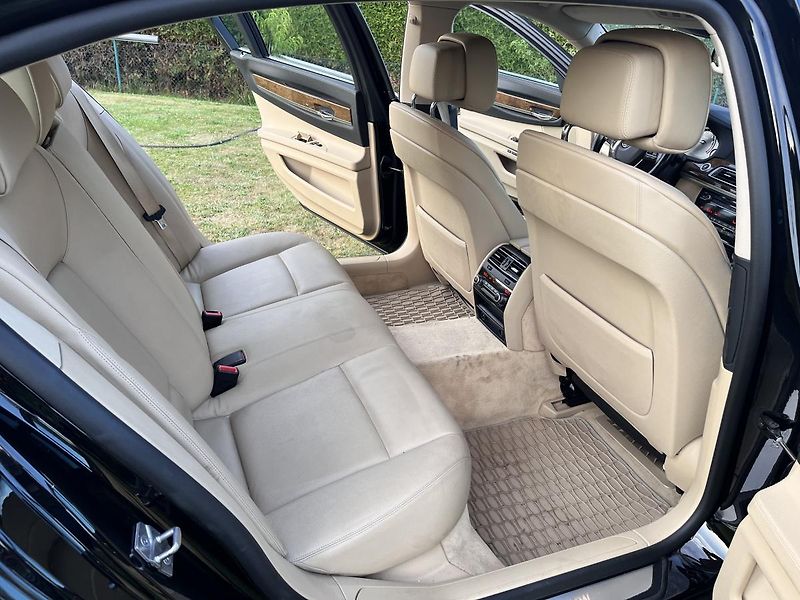 BMW Řada 7 740 LI,LONG,240KW,MINISTERSTVO - fotka 17 z 49