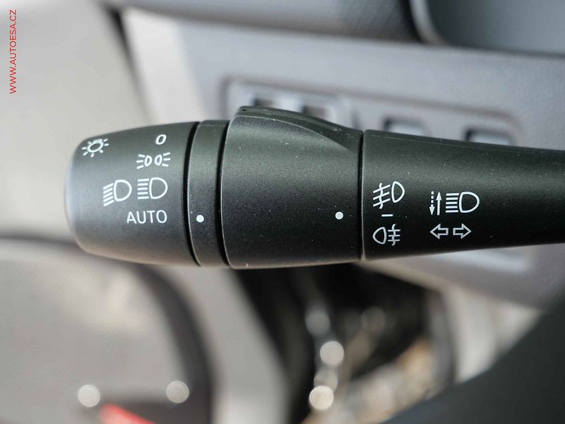Renault Clio (2019) 0.9 TCe, 1.maj,ČR, Limited - fotka 12 z 20
