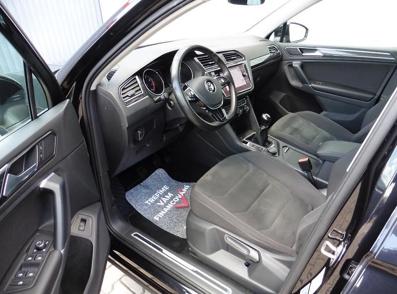 Volkswagen Tiguan 1.4 TSi Highline 4Motion Navi - fotka 9 z 16