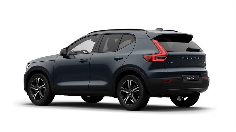 Volvo XC40 (2026) 2,0 B4  Plus - fotka 2 z 9