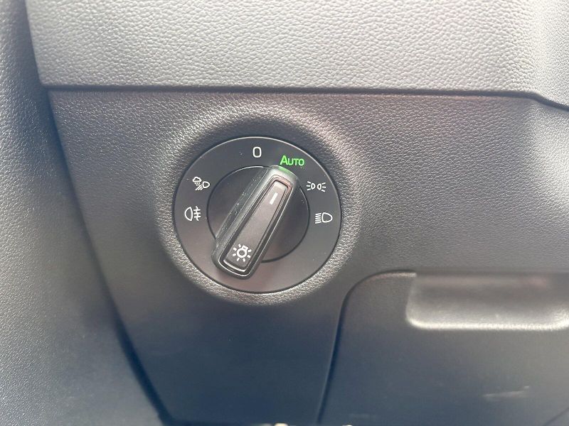 Škoda Karoq (2024) TSI 110 kW Sportline DSG - taž - fotka 25 z 33