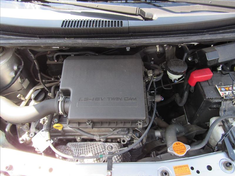 Daihatsu Sirion 1,3 i 64kW - fotka 24 z 29