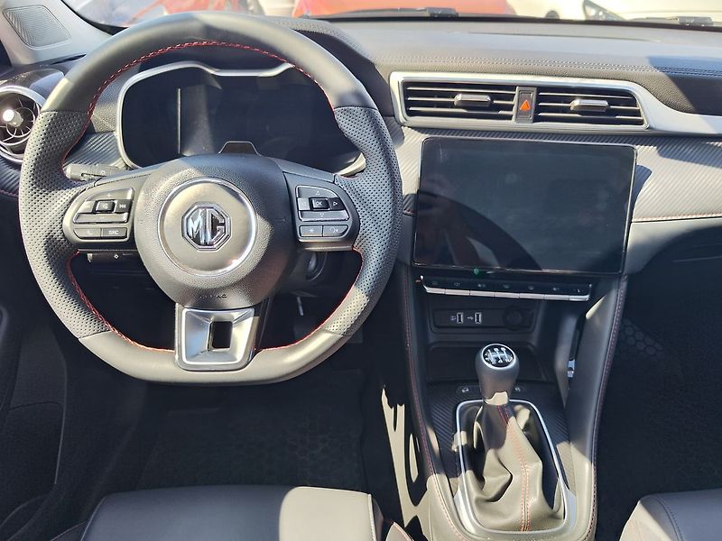 MG ZS 1.5i/78kW Emotion Plus - fotka 12 z 32