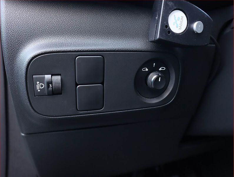 Citroën C3 (2021) 1.2 PureTech, Serv.kniha - fotka 17 z 18