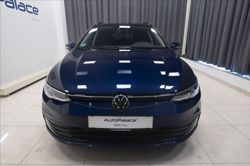 Volkswagen Golf 1,5 eTSI DSG KAMERA VÝHŘEV ČR - fotka 2 z 44