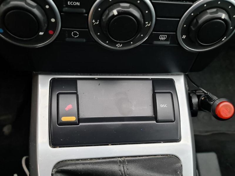 Land Rover Freelander 2,2 TD4 112WW 4WD - fotka 13 z 17