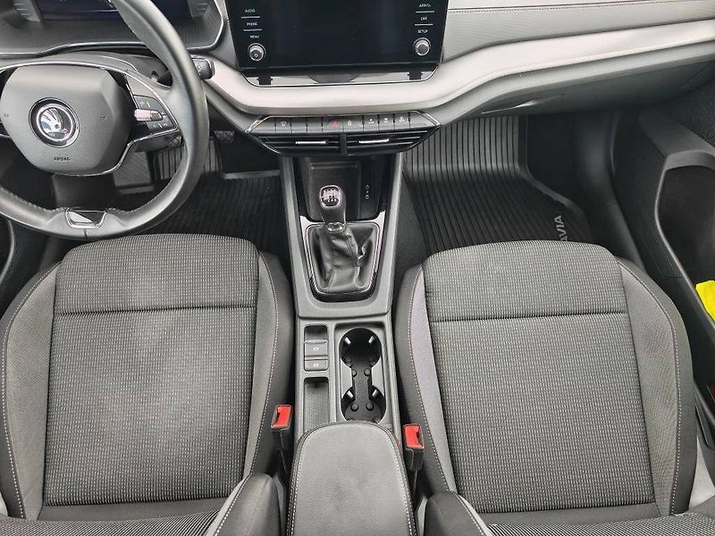 Škoda Octavia Ambition 6MP 2,0TDI - fotka 9 z 22