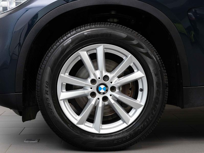 BMW X5 xDrive30d - fotka 6 z 22