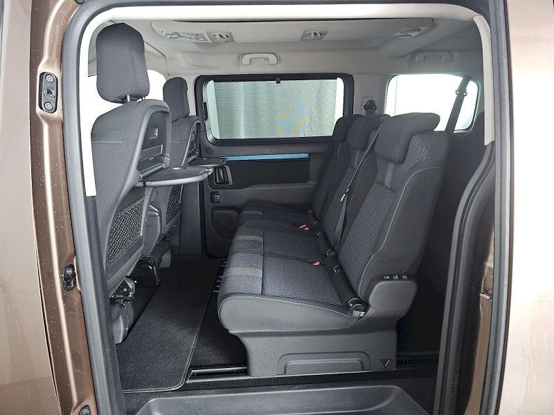 Peugeot Traveller (2017) 2.0HDi 130kW 8AT 8MÍST - fotka 10 z 30