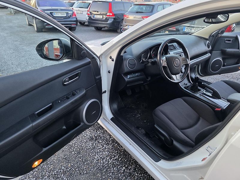 Mazda 6 2.0 D Xenon Bose - fotka 10 z 19