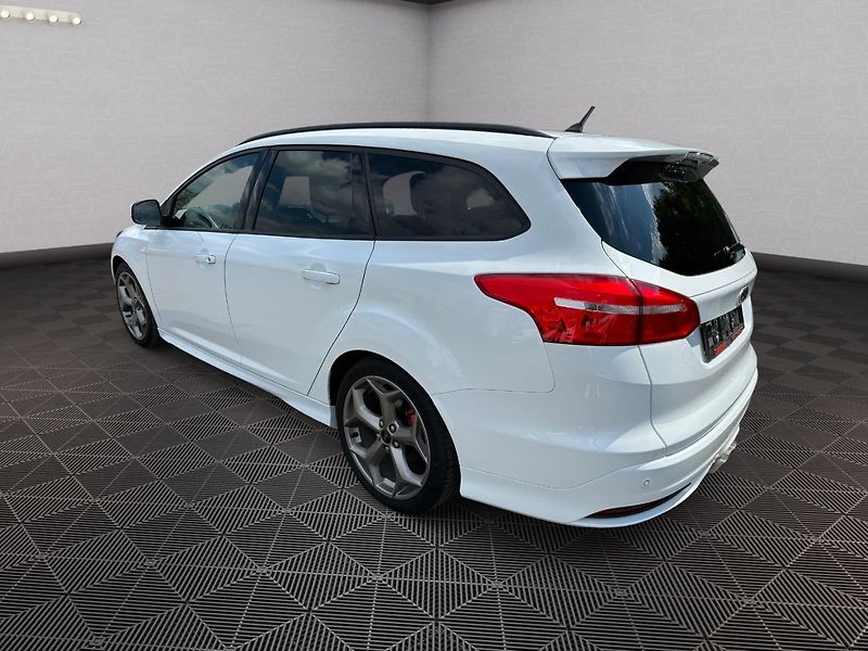 Ford Focus (2017) ST 2,0Turbo 184kw - fotka 5 z 26