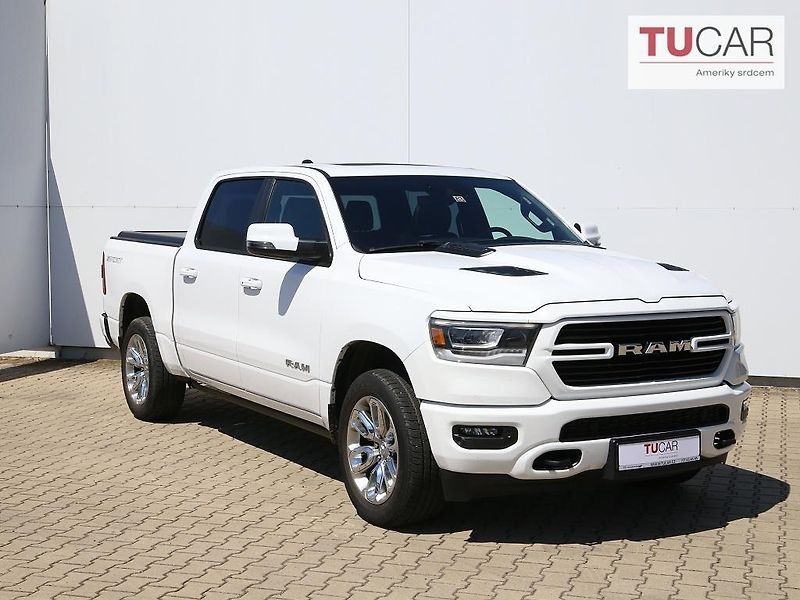 RAM 1500 (2025) Laramie 5.7 V8 HEMI  - fotka 2 z 47