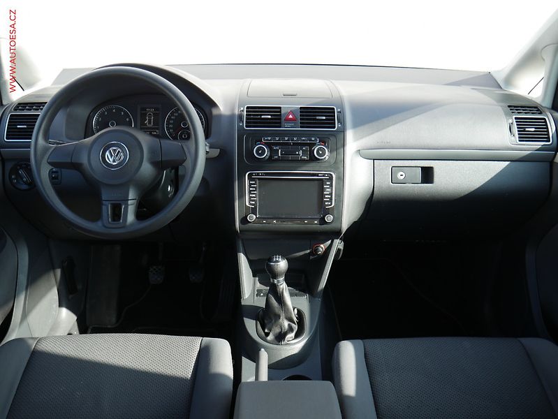 Volkswagen Touran (2010) 1.2 TSi, Trendline, výhřev - fotka 8 z 16