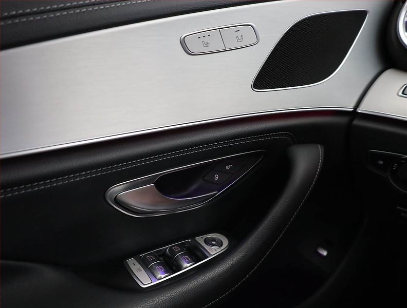 Mercedes-Benz CLS (2020) AMG line 400 d 4MATIC - fotka 12 z 20