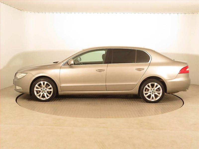 Škoda Superb (2012) 2.0 TDI, Tempomat - fotka 3 z 16