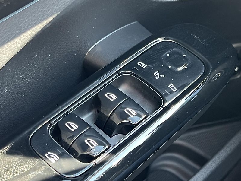 Mercedes-Benz Třídy C 220d T led kamera ACC - fotka 21 z 21