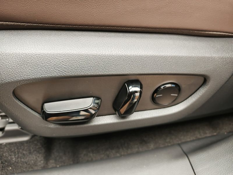Lexus RX 450h+ Plug-in Hybrid EXECUTIVE - fotka 9 z 17
