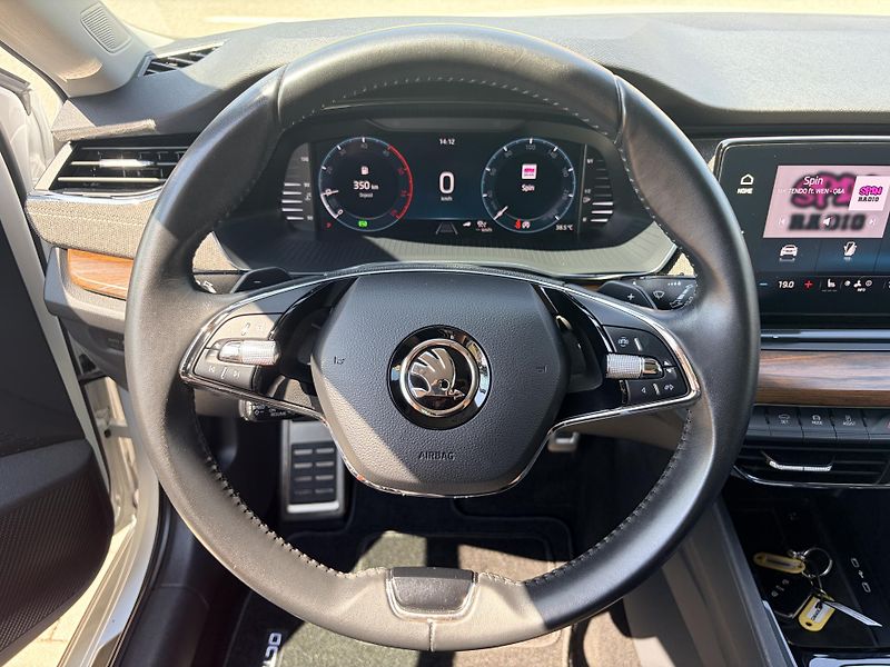 Škoda Octavia SCOUT 2.0 TDI DSG MATRIX - fotka 17 z 56
