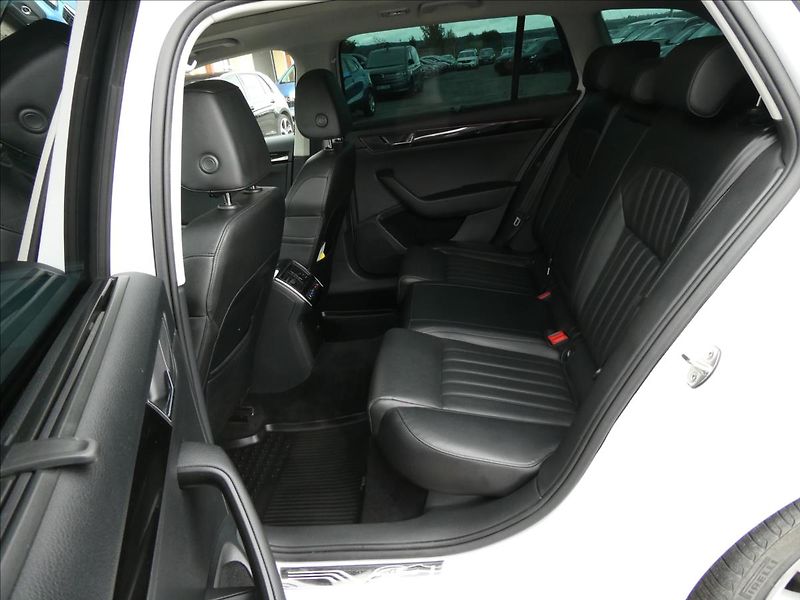 Škoda Superb 2,0 TDI 140kW 4x4 DSG Laurin&K - fotka 29 z 56