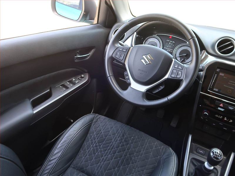 Suzuki Vitara (2024) Elegance 1.4 BoosterJet - fotka 7 z 17