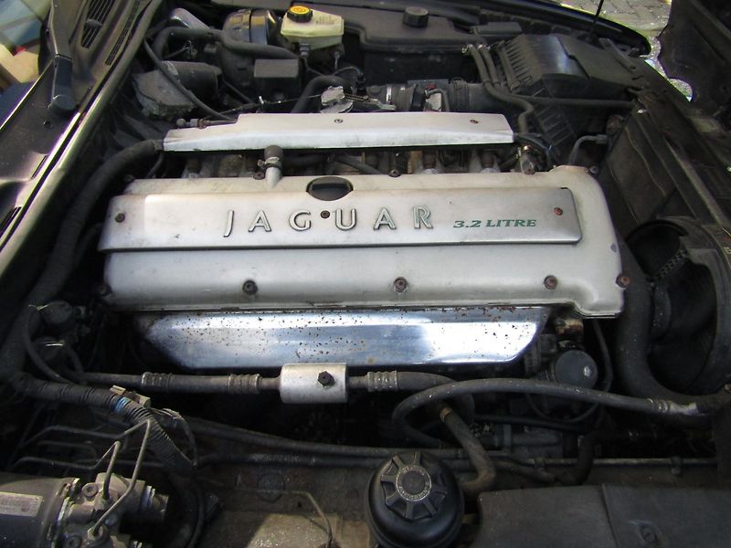 Jaguar XJ6 (1995) 3.2 R6 155kW  PLNĚ POJÍZDNÉ - fotka 28 z 35