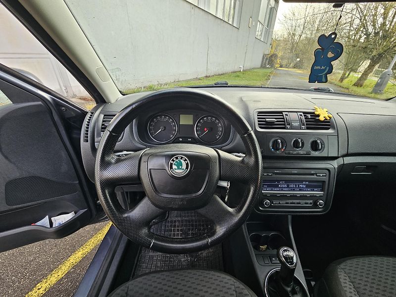 Škoda Fabia (2011) 2 1.6TDI - fotka 11 z 19