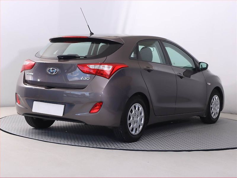 Hyundai i30 (2014) 1.4 CVVT - fotka 5 z 14