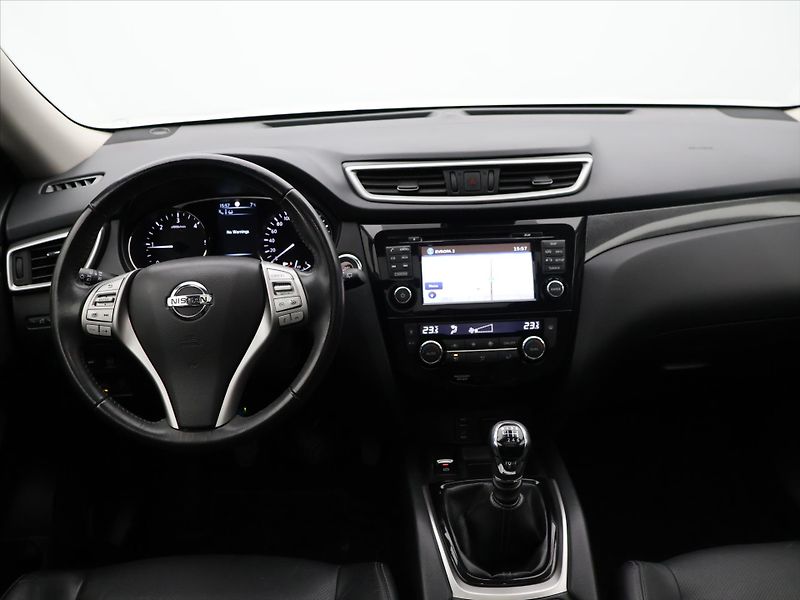 Nissan X-Trail 1,6 dCi 130kw 4WD Kůže Panoram - fotka 27 z 35