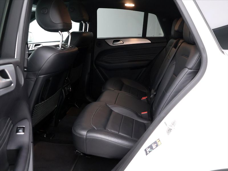 Mercedes-Benz GLE 3,0 350d 227kW AMG H&K LED CZ - fotka 15 z 48