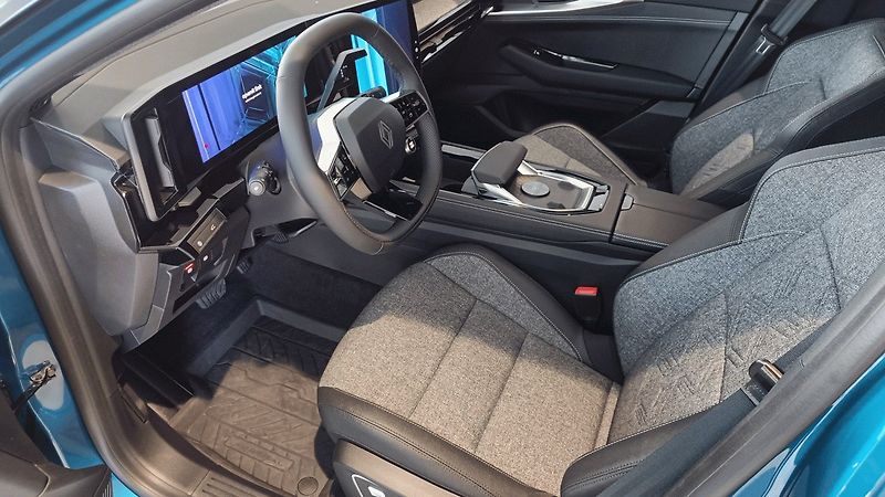 Renault Austral (2026) mild hybrid 150 auto - fotka 7 z 10