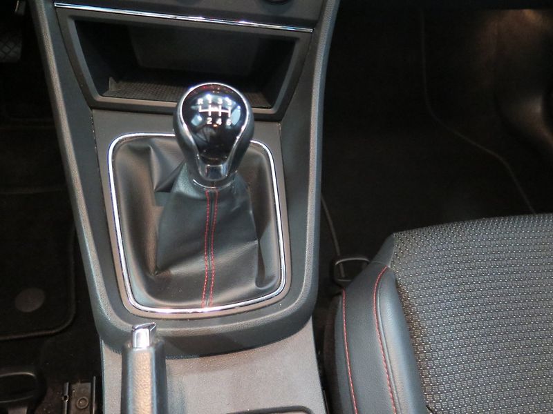 Seat Leon (2015) 2.0TDI FR,klima,navi,servis - fotka 8 z 29