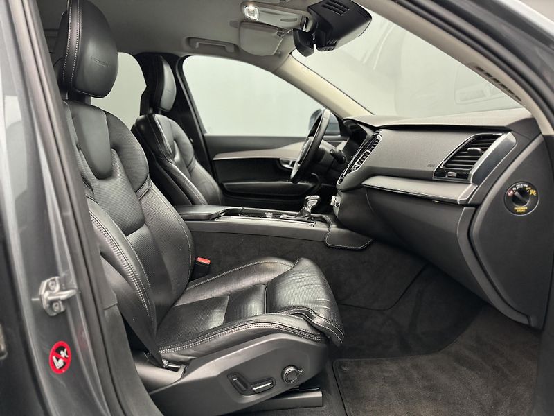 Volvo XC90 D5 AWD INSCRIPTION AUT CZ - fotka 18 z 36
