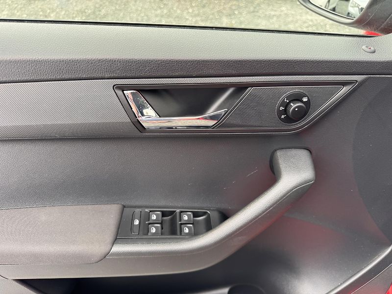 Škoda Fabia III 1.0 TSi,99 tis km,2022 - fotka 14 z 19