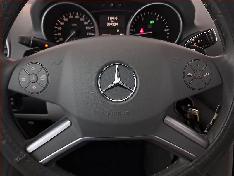 Mercedes-Benz Třídy M (2010) ML 350 CDI, 4X4, Automat - fotka 19 z 19